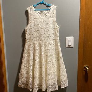 BRAND NEW YOUTH GIRLS DRESS SIZE 18 1/2! NWT! DOUBLE LINED INSIDE OF IT!